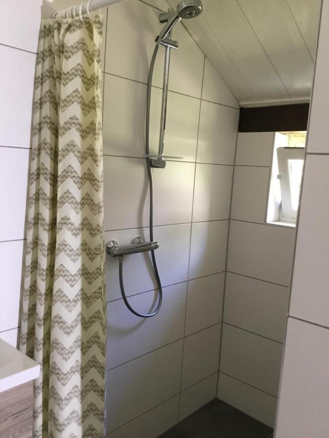 Landelijk Gelegen Huisje Op Erf Veeningen 외부 사진