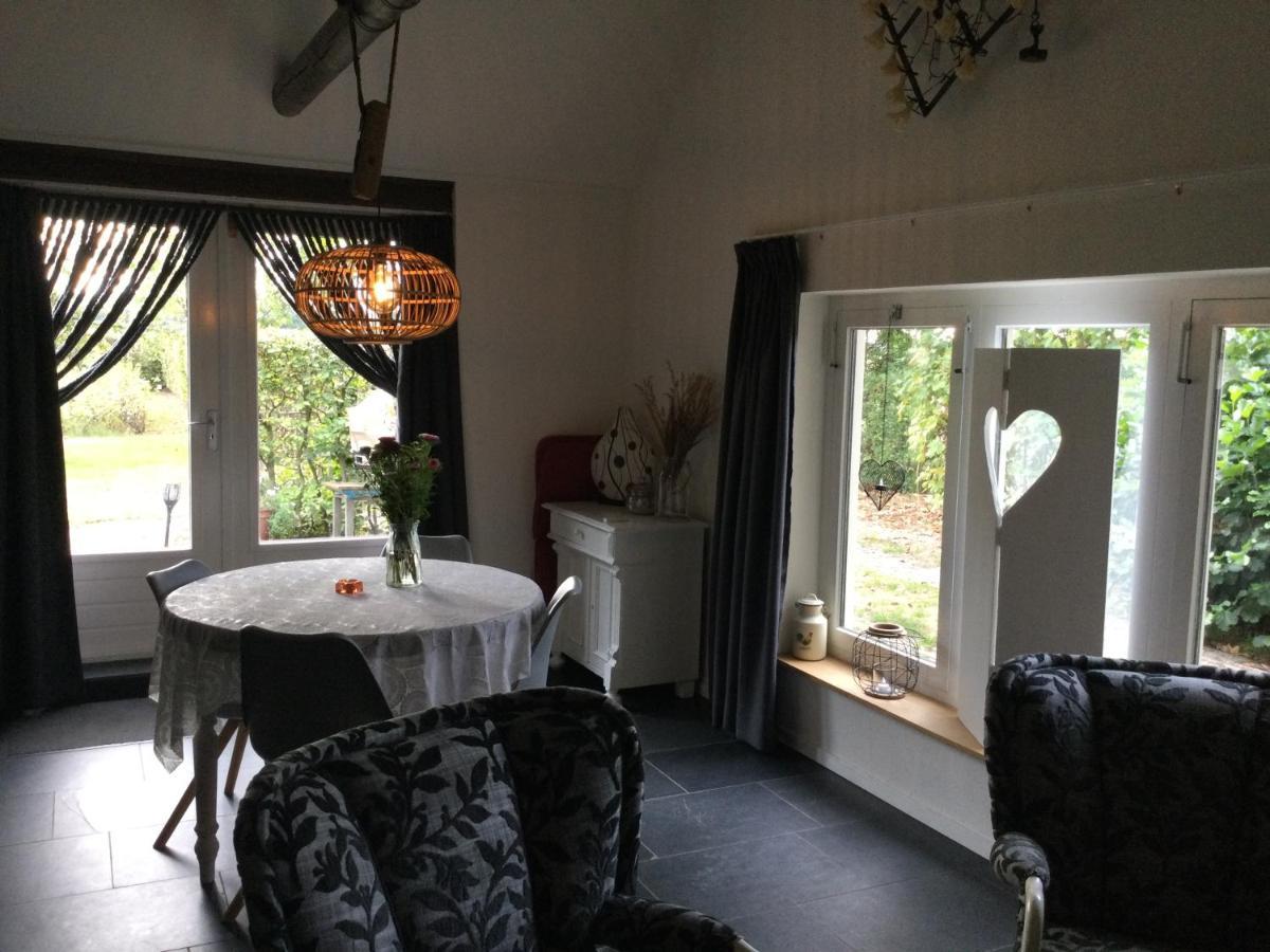 Landelijk Gelegen Huisje Op Erf Veeningen 외부 사진